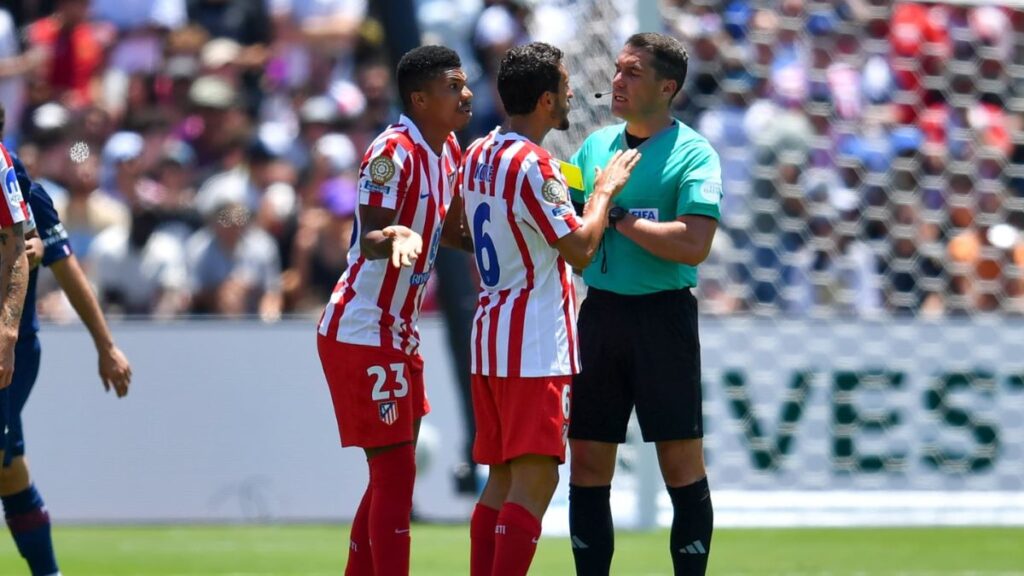 Météo et arbitre comme alibis L Atlético Madrid dans le déni face au PSG