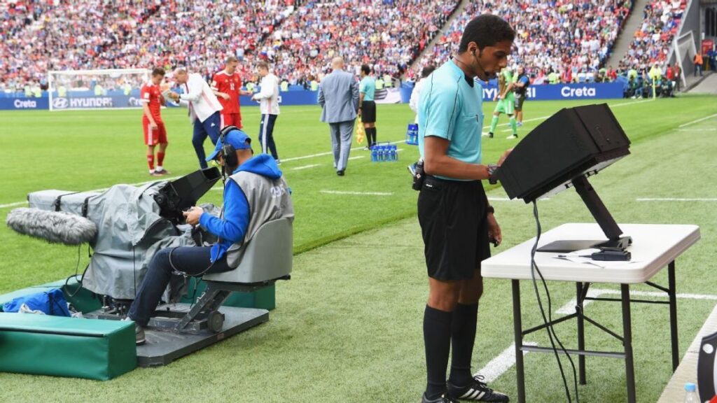 Coupe du Monde des Clubs comment l IA révolutionne arbitrage et l expérience des fans