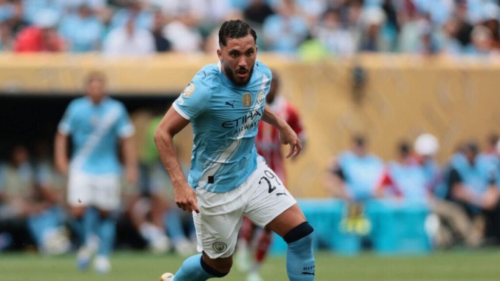 Rayan Cherki marque déjà avec Manchester City : débuts remarqués sous Guardiola