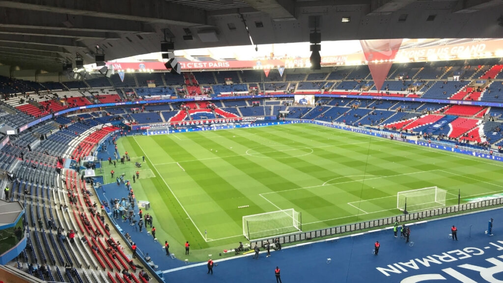 Luis Enrique redéfinit l’histoire du PSG : une empreinte marquante qui annonce l’année de tous les records en 2025